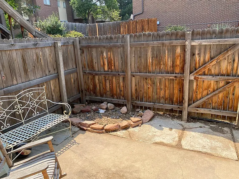 1405 Bradley Dr — Photo 5