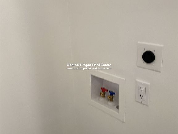 111 Park Dr. #18 Boston - Fenway Unit Photo 4