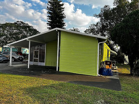2nd image of 2518 Wyatt Pl