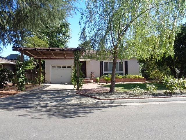 1st image of 924 E Sussex Way