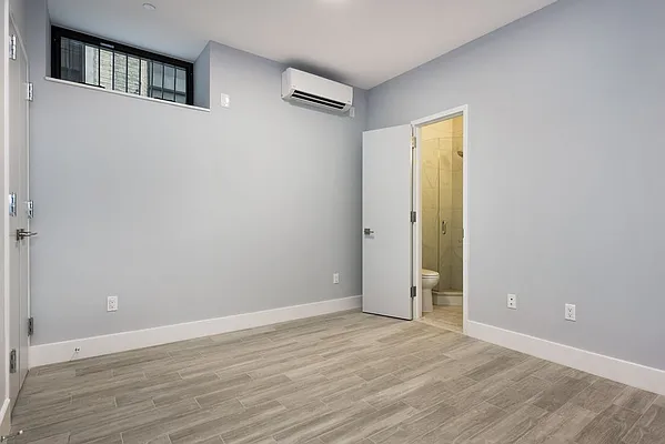 Rented by Bold New York | media 48