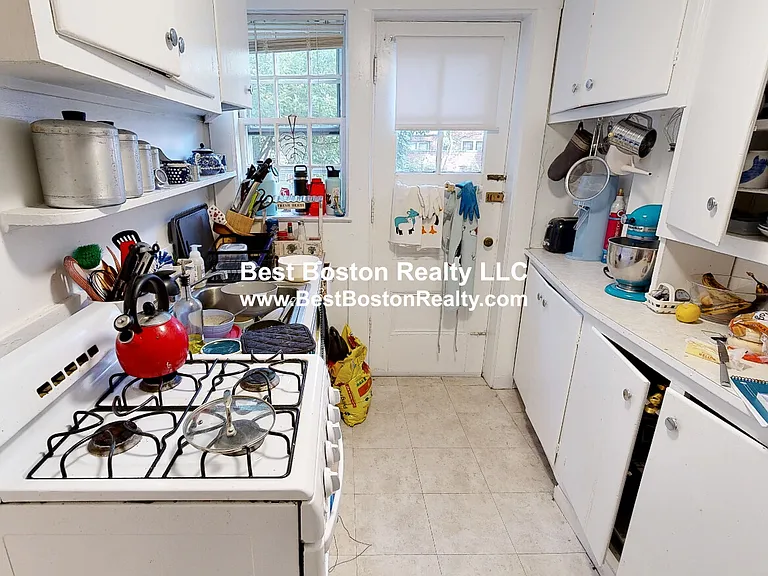 38 Gibson St #3B — Photo 3