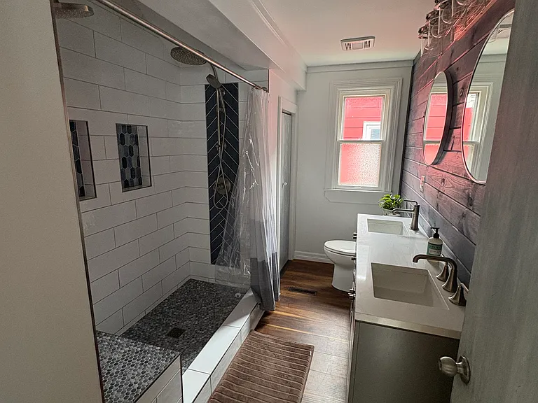 2508 S Superior St — Photo 11