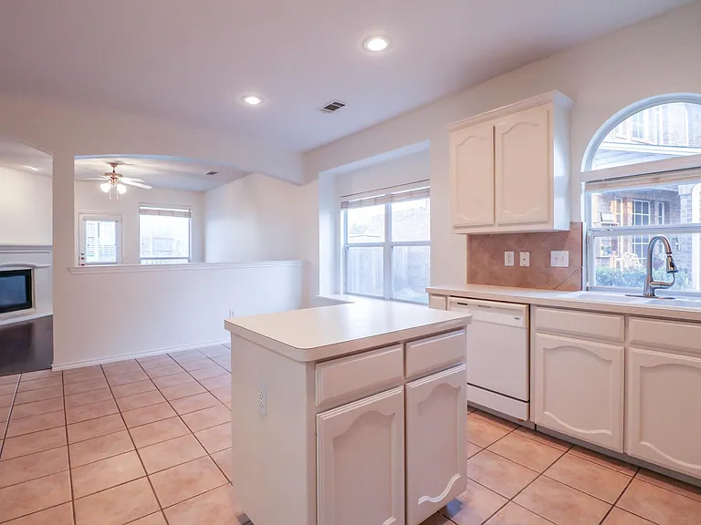 12532 Clarksburg Trl — Photo 6