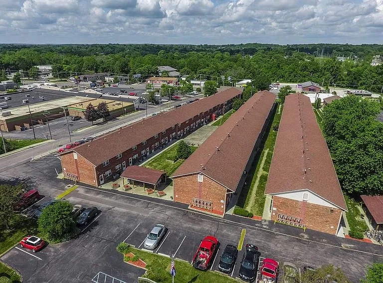 Sassafras Hill Apartments — Photo 12