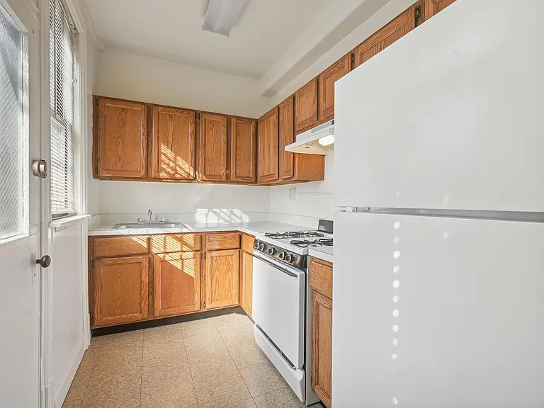 3520 Connecticut Ave NW — Photo 14