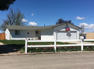 1275 S Jade Ave, Meridian, ID 83642