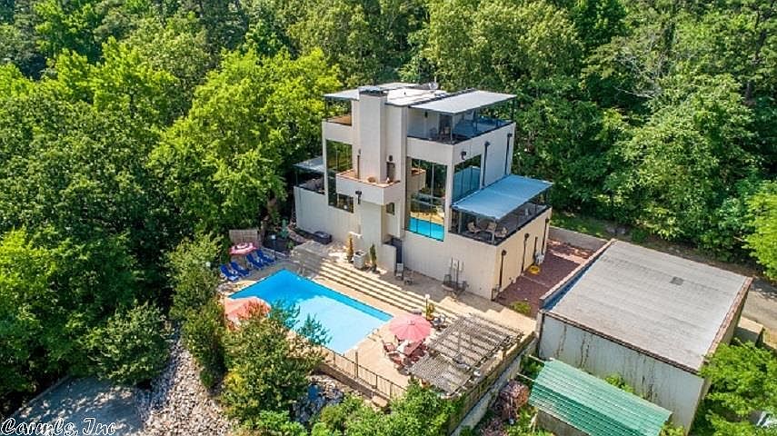 1st image of 606 Prospect Ave