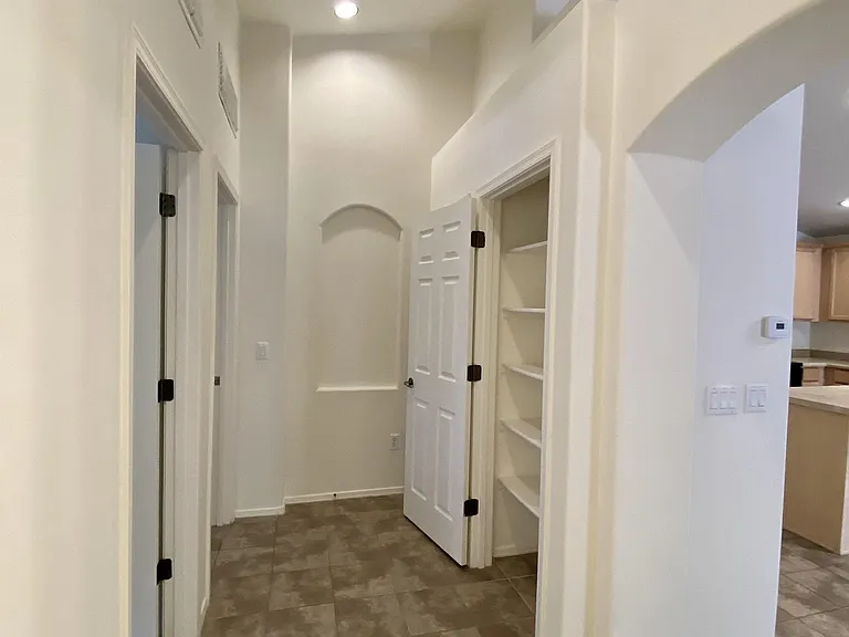 8771 N Finfrock Dr — Photo 2