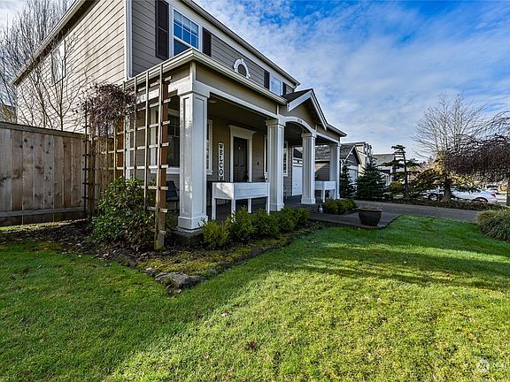 2nd image of 3114 Maplewood Circle NE