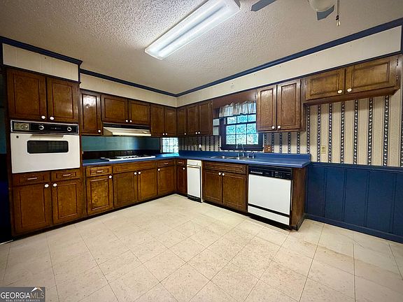 4th image of 511 Brookdale Dr
