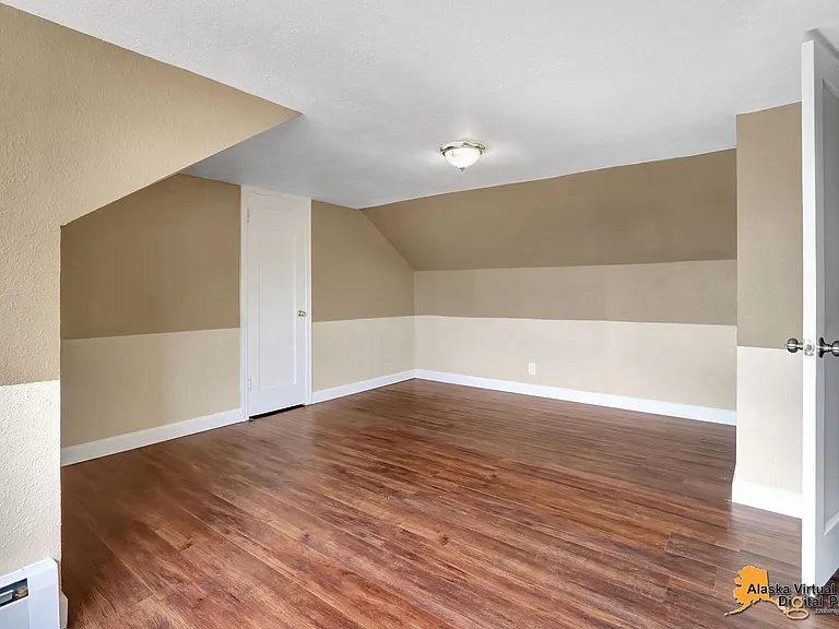 1335 Hyder St — Photo 74