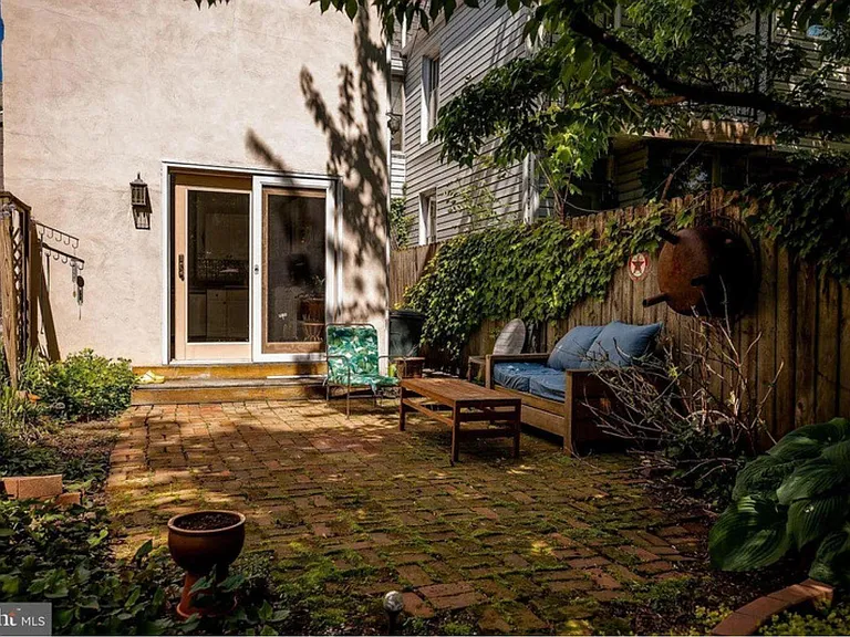 234 E Lemon St — Photo 29
