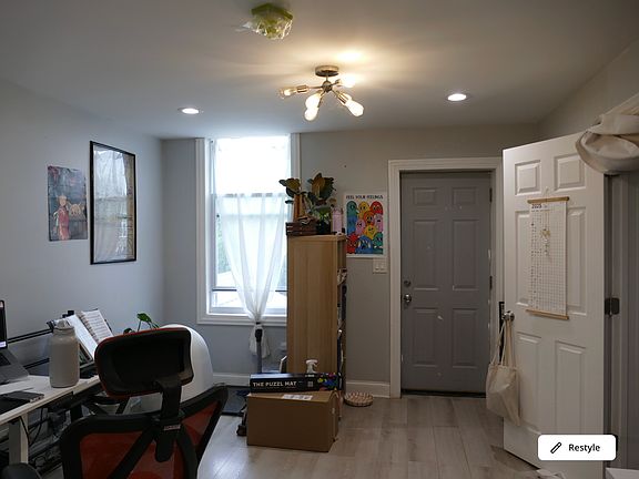 3rd image of 834 N Mozart St APT 2R