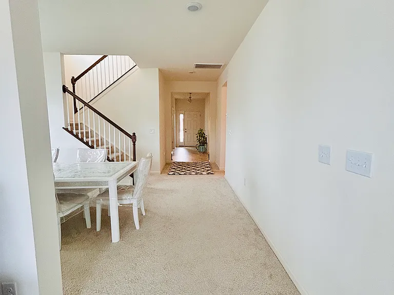 54 Horseshoe Pl — Photo 9