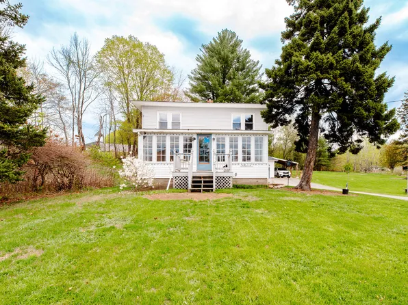 10 River Street, Strong, ME 04983