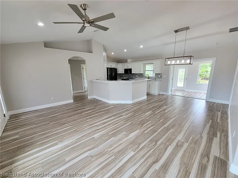 4410 Lake Haven Blvd — Photo 5