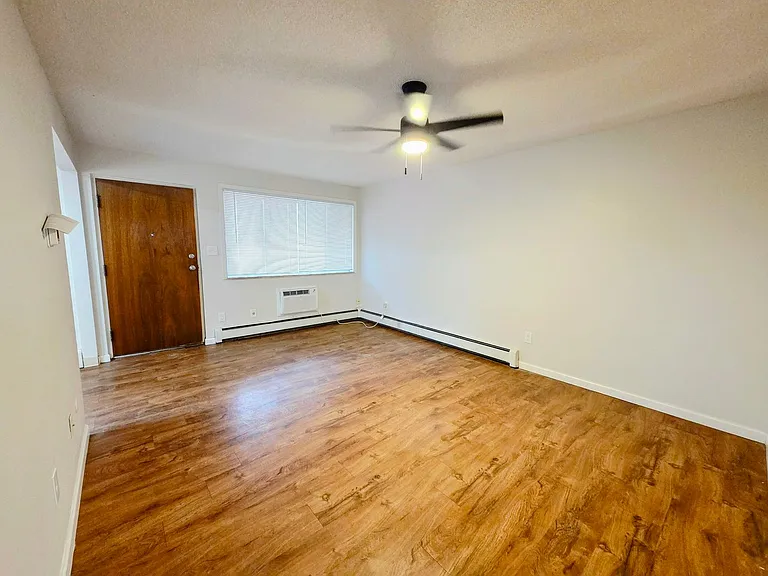 Mead Apartments — Photo 10