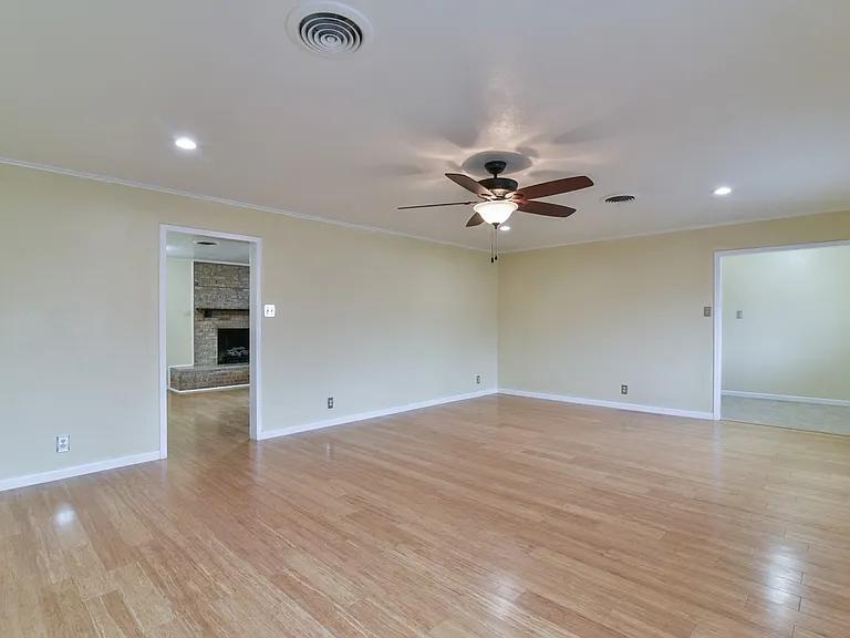 7233 Overhill Rd — Photo 9