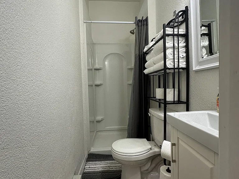 345 7th Ave W #1 — Photo 5