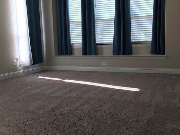 5th image of 3211 Willow Brook Dr