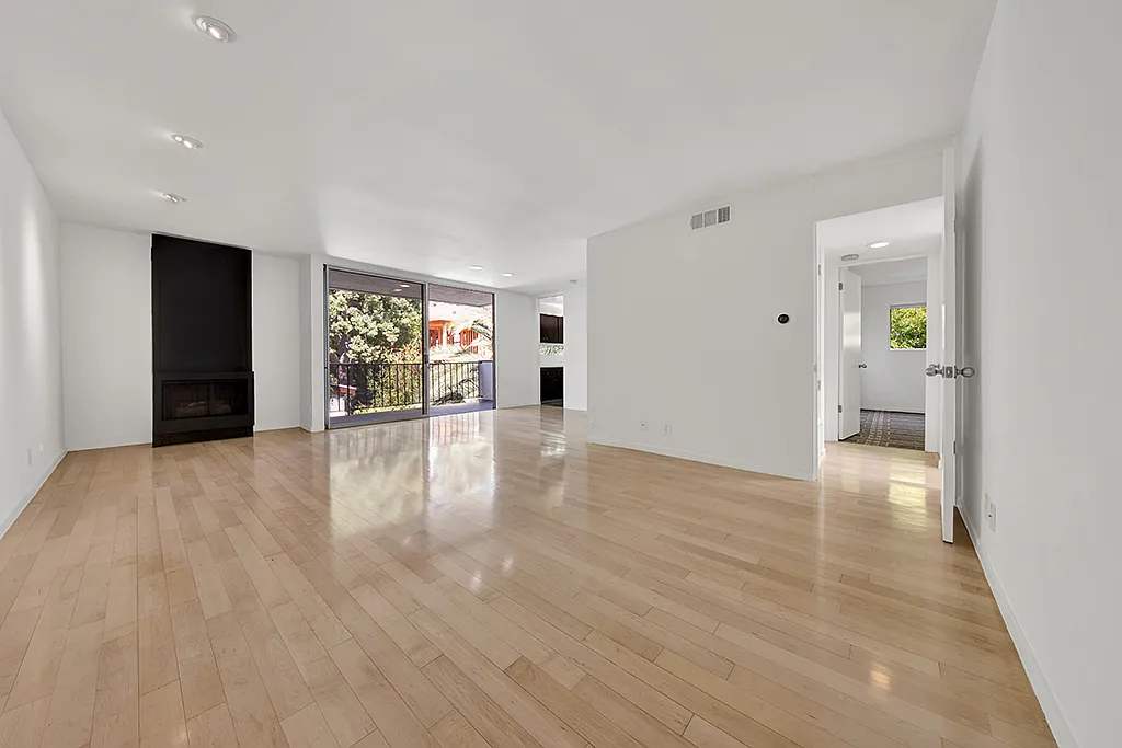 2 bed, 1300 sqft, $4,785 — Photo 3
