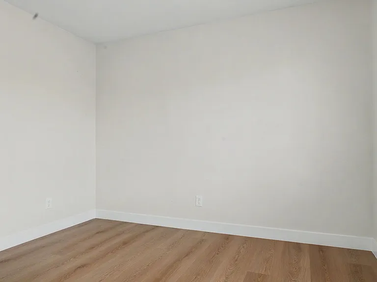 5162 Paradise Skies Ave — Photo 19