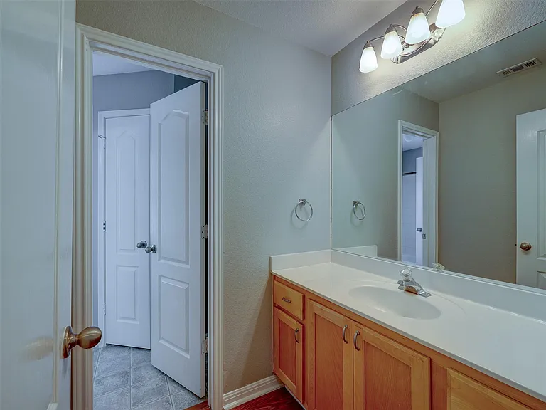 1554 Homewood Cir — Photo 26