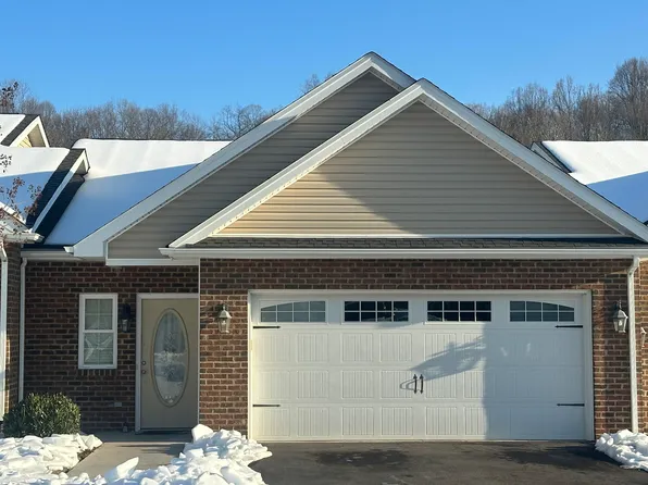39 Brookfield Ct, Roanoke, VA 24012