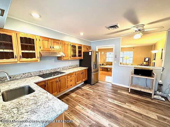5th image of 146D Farrington Court #1004