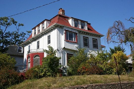 1st image of 127 Hillcrest Ave