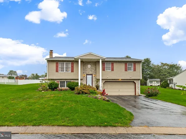 72 Clover Dr, Denver, PA 17517