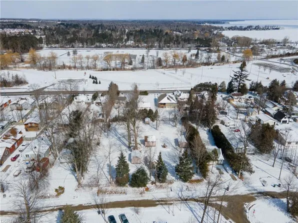 720 Hastings Ave, Innisfil, ON L9S 1Z3