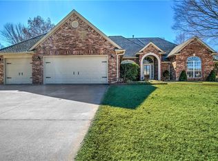 904 Posados Dr, Edmond, OK 73012