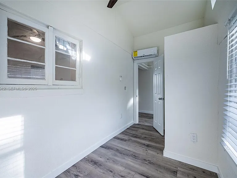 4504 Oakley St #B — Photo 7