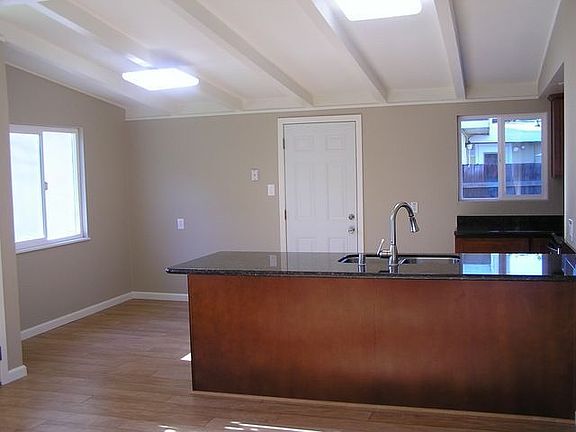 4th image of 497 Bernal Ave