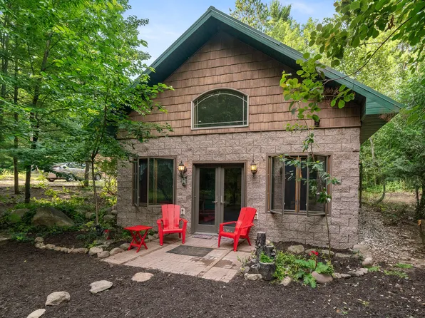 6526 Van Tassel Trl, Indian River, MI 49749