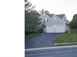 432 Carpenters Cove Ln, Downingtown, PA 19335
