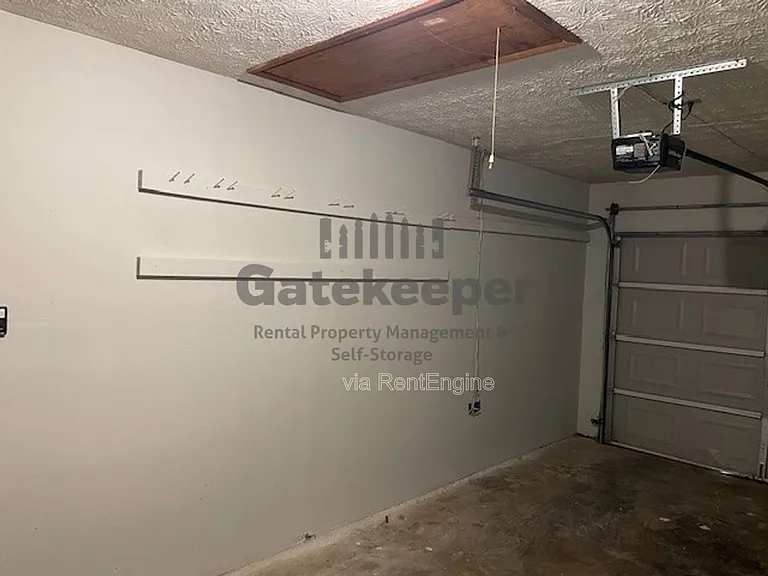 2871 Old South Dr — Photo 14