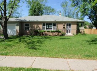 90 Bradley Ln, Hoffman Estates, IL