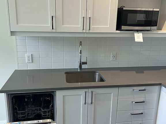 3rd image of 360 Deschatelets Ave #108