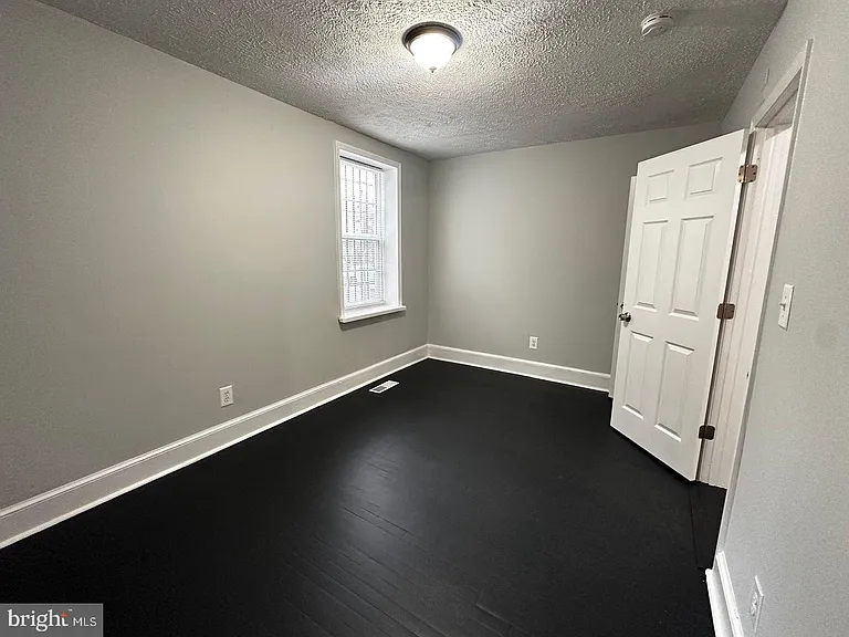 4632 Hillside Rd SE — Photo 8