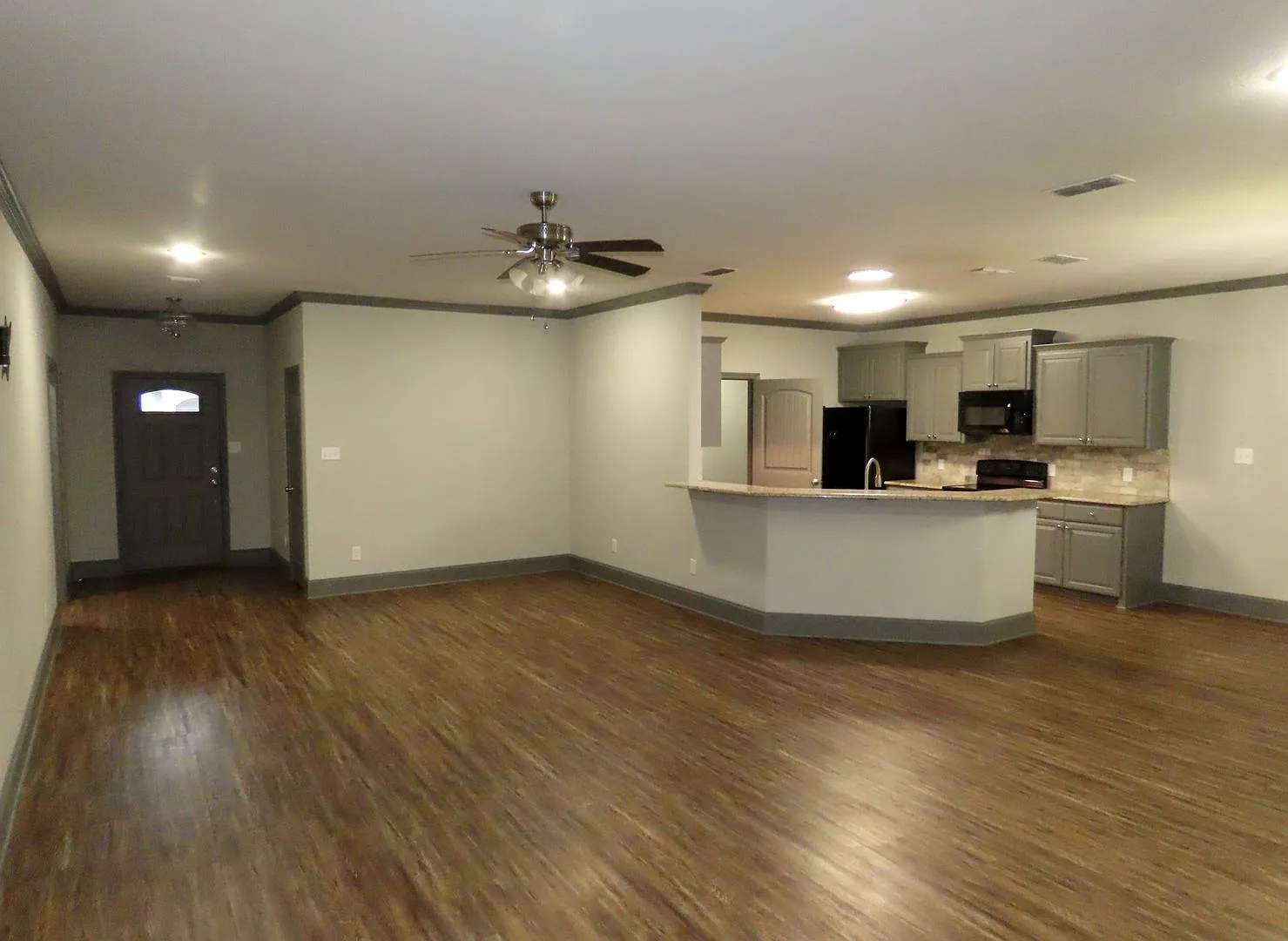 South Tyler-Whitehouse ISD! Beautiful 3 Bedroom, 2 Bath Home — Photo 3