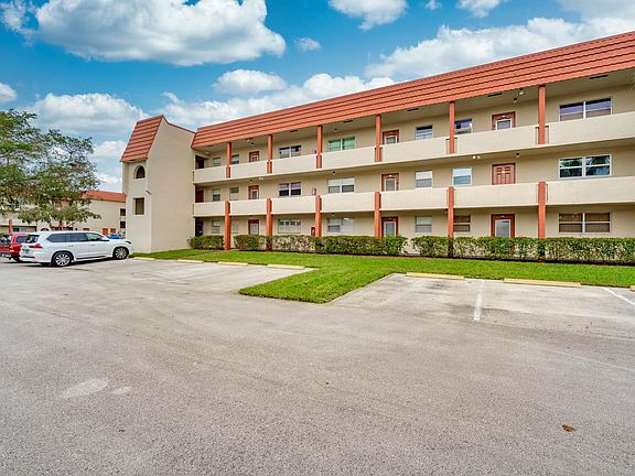 3rd image of 3051 Sunrise Lakes Drive #102
