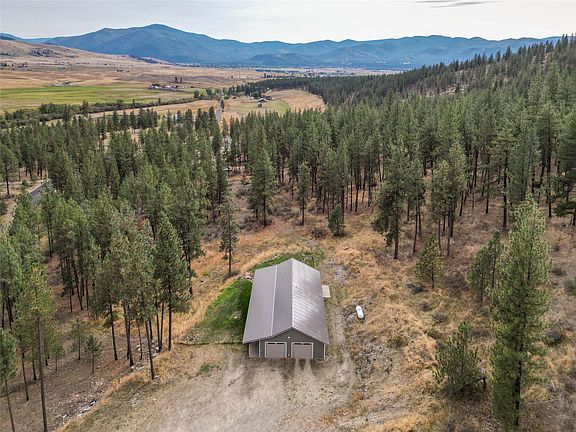 3rd image of 35 High Country Rd