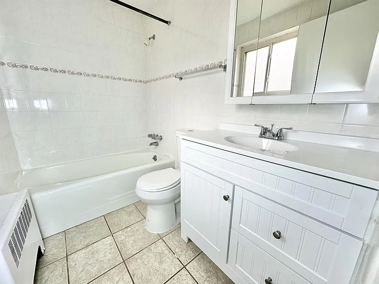 Studio/1BR Bathroom