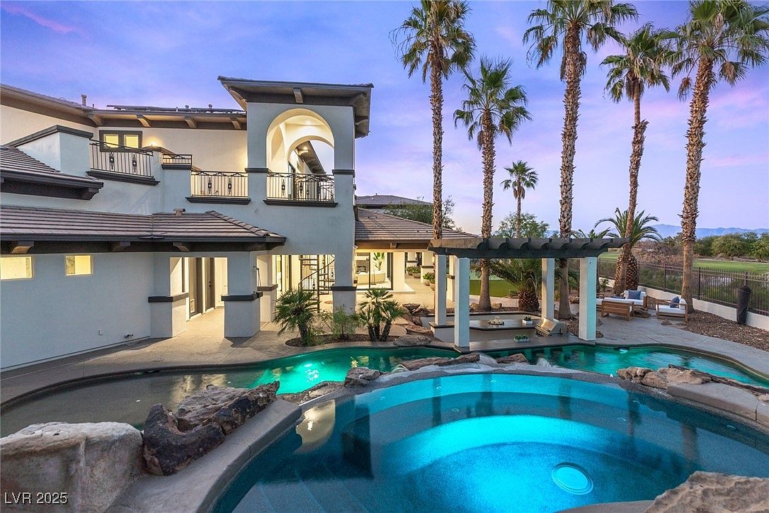 9252 Tournament Canyon Dr