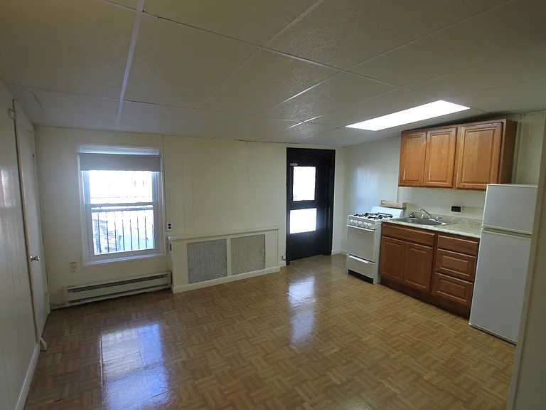Robin Apartments — Photo 24