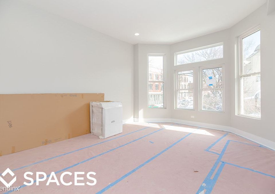 1st image of 3358 N Kenmore Ave #1
