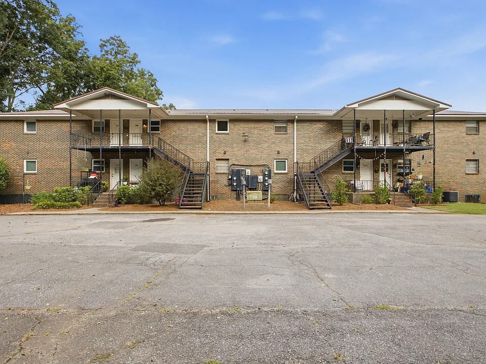 8372 Thomas Ave #202
